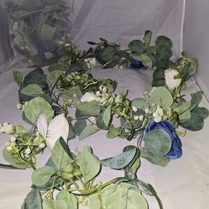 Floral Green, White and Blue Garland NEW